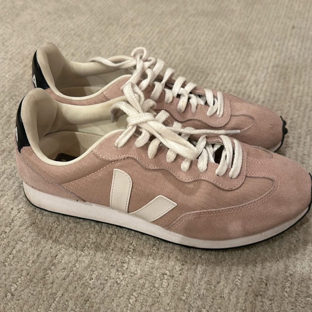 Veja Rio Branco suede and canvas sneaker. Size 9.